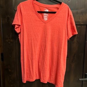 The North Face women’s Relaxed Fit V Neck Tee Heather Salmon Orange/Pink Size XL